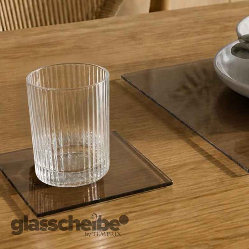 Glasuntersetzer mit spitzen ecken in Braunglas